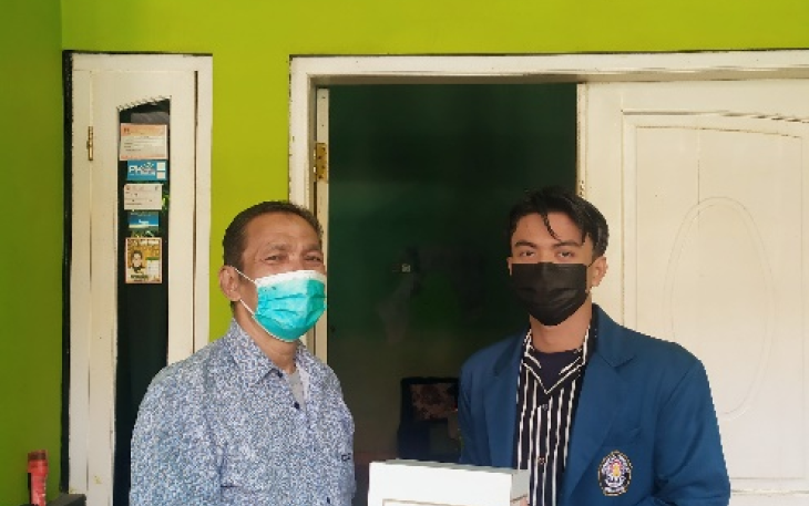 Mahasiswa KKN Tim II Undip Membuat Hand Sanitizer Otomatis Dengan Sistem Touchless Sebagai Solusi Perangi Covid-19
