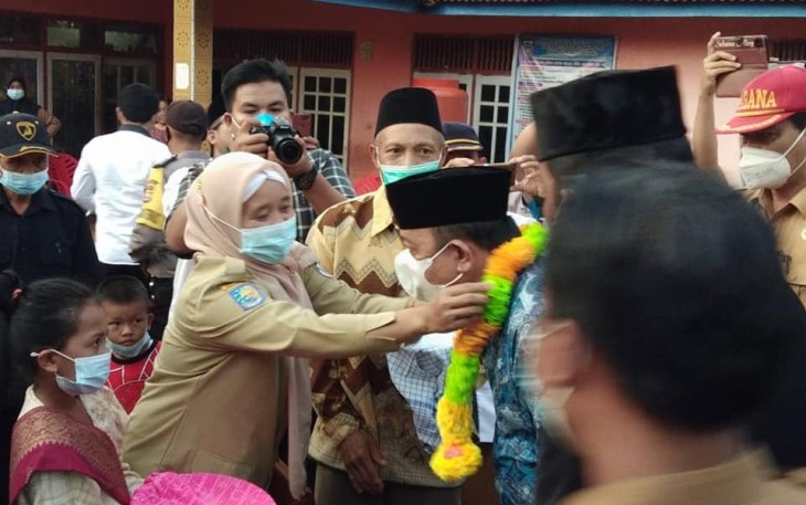 Wakil Bupati Seluma Laksanakan Kunker Dan Distribusikan Bantuan Ke Desa-Desa