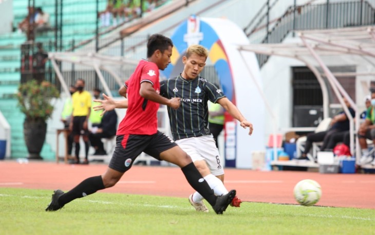  Laga Grup D Liga 3 Jateng 2021 antara Persika Karanganyar melawan PSIW Wonosobo, di stadion Moch Soebroto Magelang