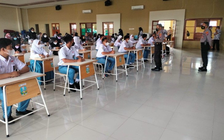 Polres Tulungagung Beri Materi Ops Bina Kusuma di SMAN 1 Kedungwaru