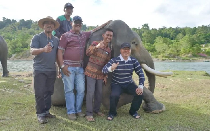 Gubernur Bengkulu Rohidin Mersyah mendukung penuh kelestarian Taman Wisata Alam (TWA) Seblat sebagai rumah bagi berbagai satwa liar termasuk di antaranya Gajah Sumatera