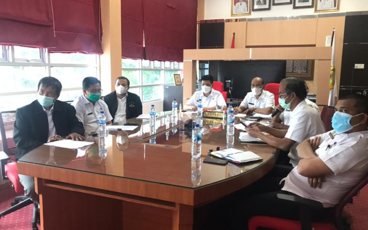 Foto: Diskusi dengan Zoom Meeting