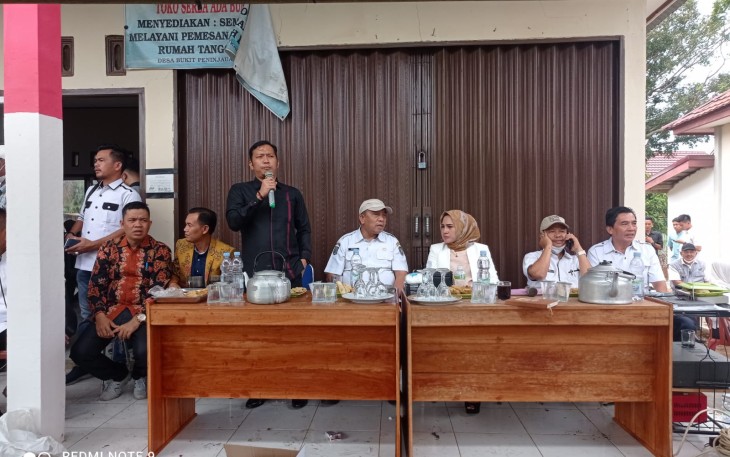 Ketua Dewan Perwakilan Rakyat Daerah (DPRD) Kabupaten Seluma, Nofi Eriyan Andesca S.Sos, bersama 8 unsur Pimpinan dan Anggota Dewan Daerah Pemilihan (Dapil) Empat (4) menggelar Reses Masa Sidang Pertama, Tahun Sidang 2021-2022