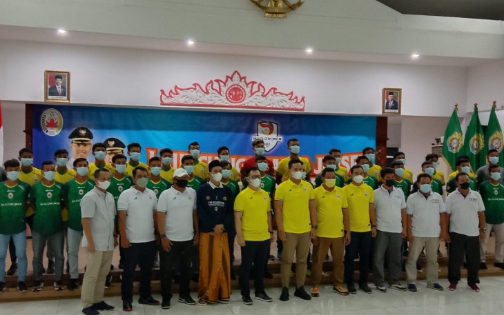 Foto bersama Kapolres Kendal AKBP Yuniar Ariefianto, Bupati Dico M Ganinduto bersama PERSIK di Pendopo Tumenggung Bahurekso Kendal 
