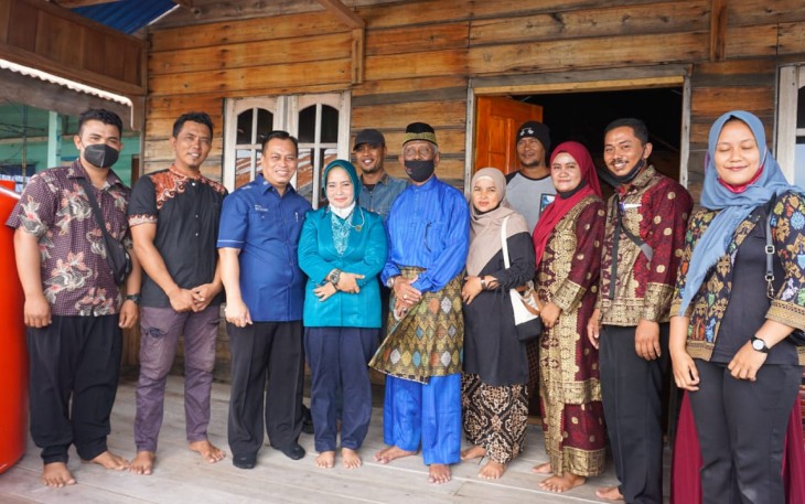 Jelang Perayaan HUT Kabupaten, Bupati Bagi-bagi Sembako