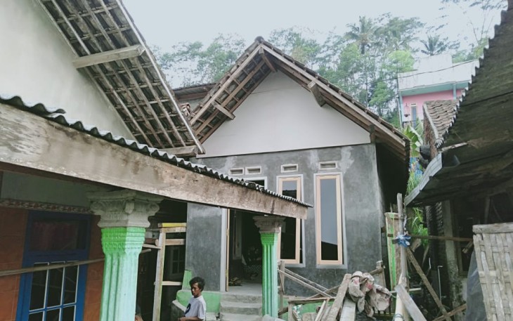 Tampak Depan Rumah Pak Madrai Setelah 85 Persen di Rehap