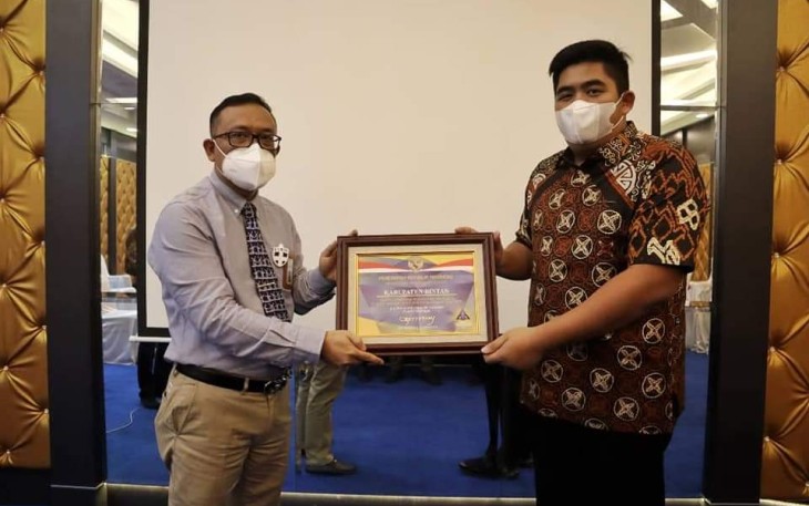 PLT Bupati Bintan Terima Piagam WTP atas LKPD Tahun Anggaran 2020 