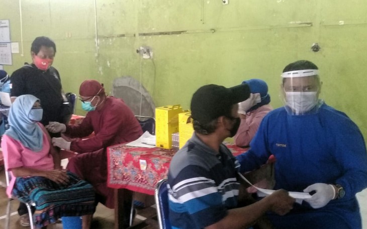 Sebanyak 300 Warga Segaran  Ikuti  Vaksinasi Covid-19 Dosis 1 Tetap Dengan Prokes
