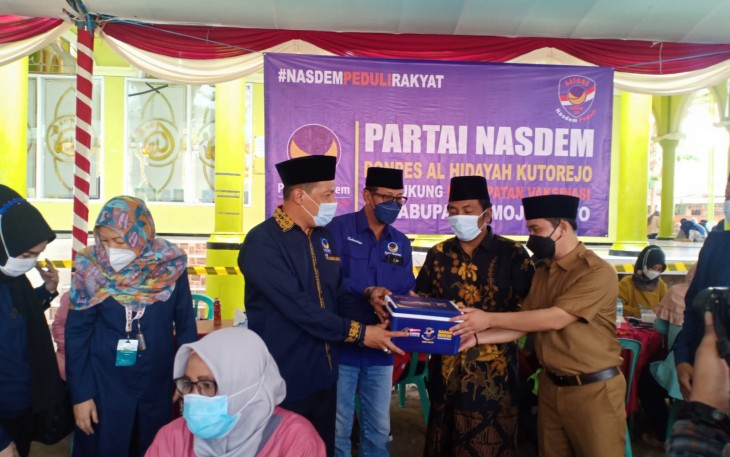 Partai NasDem Vaksinasi 850 Orang di Kabupaten Mojokerto