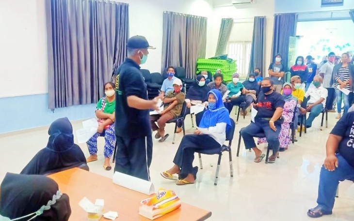 Kepala Desa Lancangkuning Tinjau Pelaksanaan Vaksin Covid-19