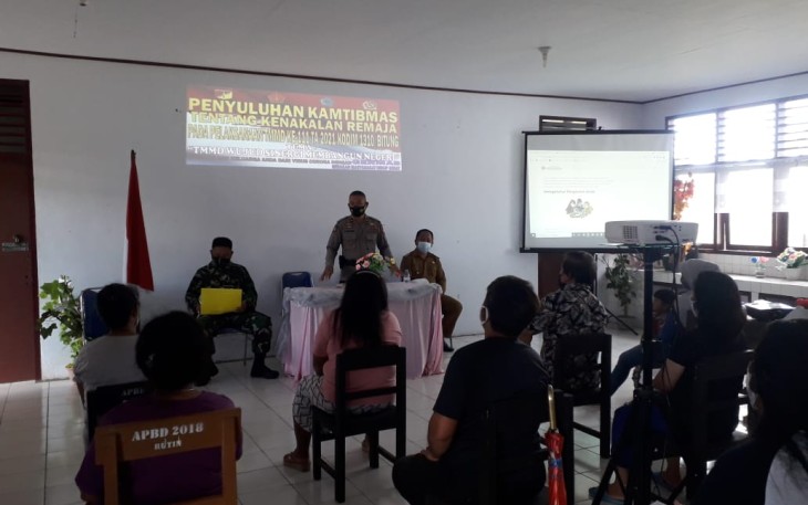 Satgas TMMD Ke111 Kodim 1310/Bitung saat gelar sosialisasi Kamtibmas bersama polres Bitung