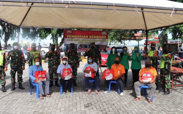 Kodim 0315/Bintan Salurkan 1.450 Paket Sembako