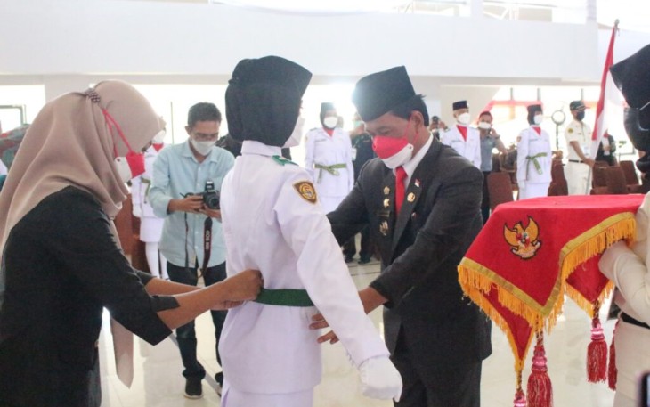  Bupati Kukuhkan 34 Paskibraka Kabupaten Bengkulu Tengah Tahun 2021