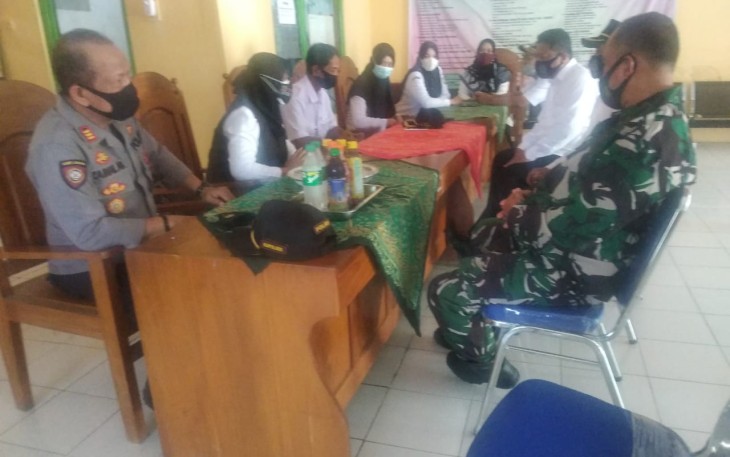 Kapolsek Pegandon AKP Zaenal Arifin Menghadiri Musyawarah