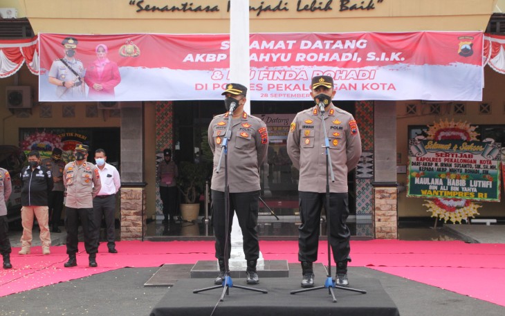 Upacara pisah sambut Kapolres Kota Pekalongan yang lama ke yang baru