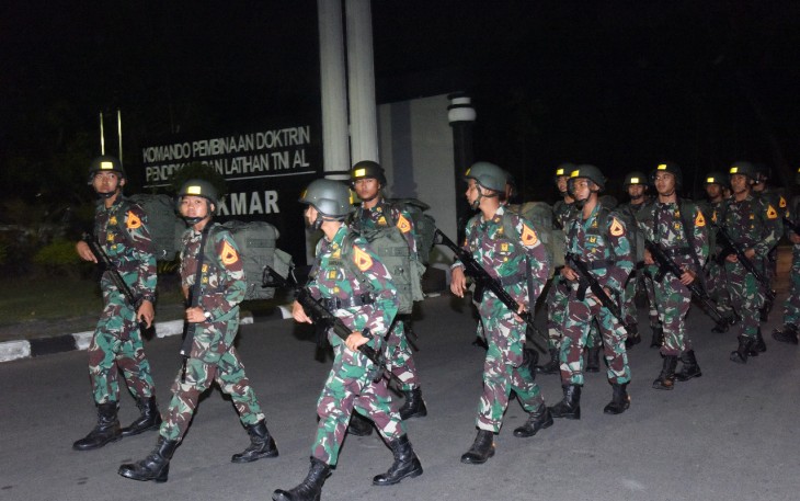 Keberangkatan tim pertama dari start Kodikmar Gunungsari, Surabaya