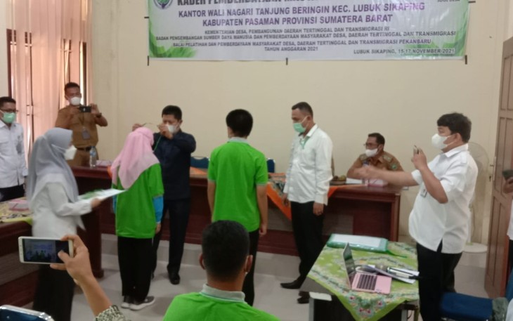 Acara pelatihan Kader Pemberdayaan Masyarakat Desa (KPMD) dari balai Pelatihan dan pemberdayaan Masyarakat desa