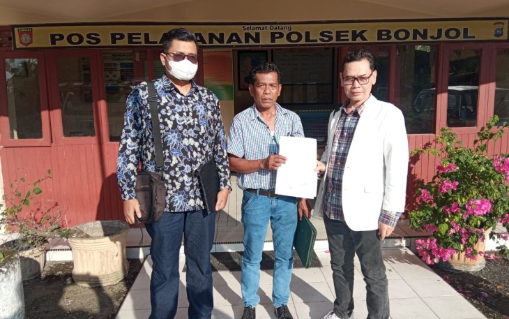 Yulius yang akrab dipanggil Bujang mendatangi Polsek Bonjol bersama Penasehat Hukumnya Boy Roy Indra SH, Sabtu 25 Desember 2021