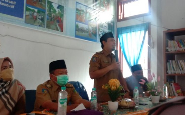 Camat dan Lurah Cukup 2-3 Jam Duduk di Belakang Meja, Harus Sering ke Lapangan