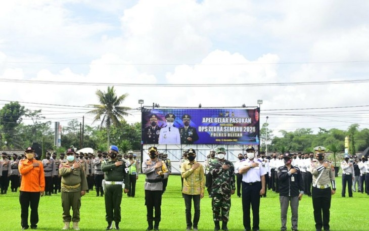 Wabup Rahmat (lima dari kanan) Setelah Acara Apel Gelar Pasukan Operasi Zebra Tahun 2021