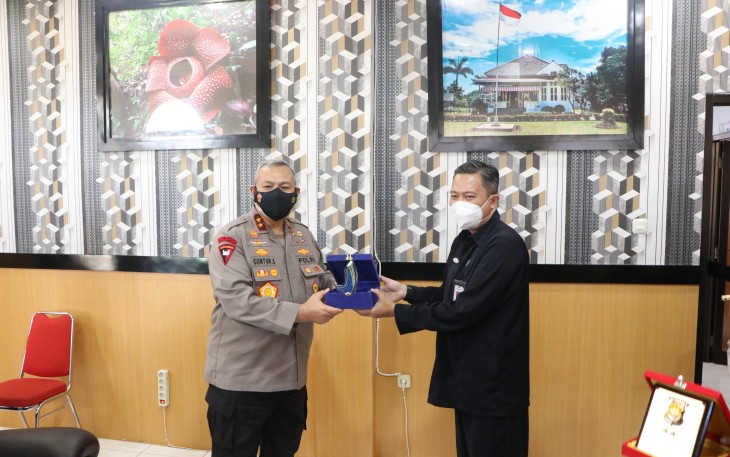 Kapolda Bengkulu Irjen Pol Drs Guntur Setyanto MSi Kunjungi BPOM Bengkulu