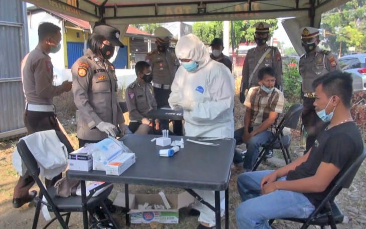Sat Lantas Polres Bengkulu Rapid Tes Antigen Puluhan Pengendara