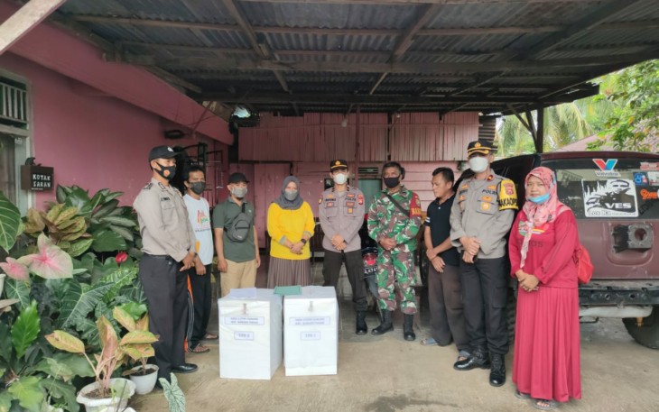 Polres Bengkulu Tengah Kawal Pendistribusian logistik Pilkades 2021