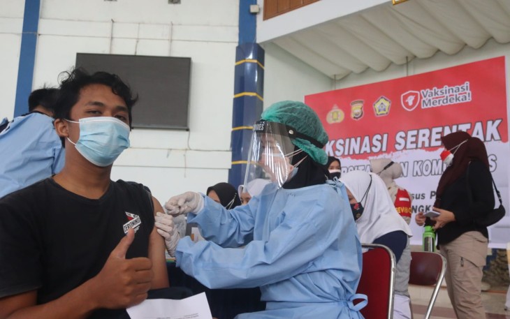 Polda Bengkulu Gelar Vaksinasi di Universitas dan Komunitas