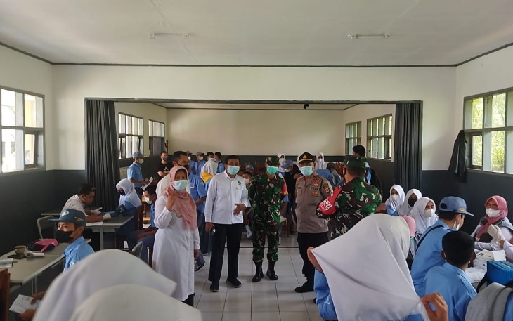 UPT Puskesmas Cilawu Kec. Cilawu Kab. Garut,Pelaksanaan Gerai Vaksin  Presisi  Di SMKN 10 Garut  Tahun 2021 kec cilawu kab garut.