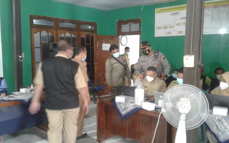 Kapolsek Patebon Pantau Kegiatan Vaksinasi di Kecamatan Patebon