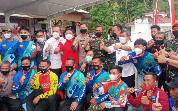 Kapolsek Leuwigoong Giat Pengamanan Final Paralayang Di Haruman Jingga