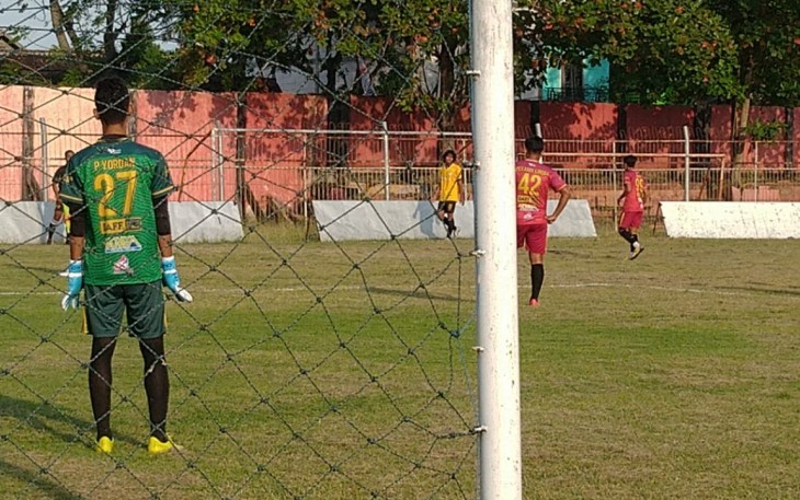 Foto  Istimewa  : Laga uji coba perdana Persika Karanganyar melawan Persenga Ngawi, di Stadion Ketonggo, Ngawi, Jawa Timur.