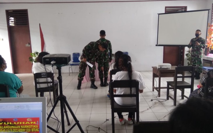 Kasdim 1310/Bitung saat memaparkan prosedur perekrutan calon anggota TNI