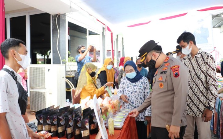 Mayjend Budi Pramono dan Kapolres Kendal Hadiri Pembukaan Festival UMKM-IKM Kendal 2021 