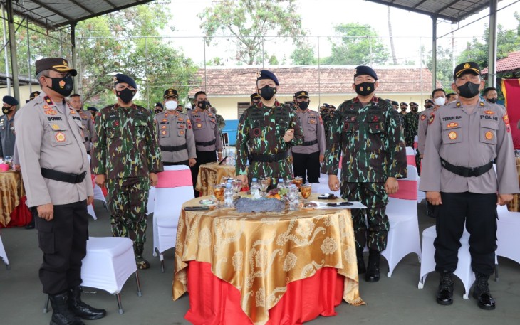 Wakapolres Kendal hadiri acara tasyakuran HUT Brimob ke 76 di Lapangan Indoor Polres Kendal