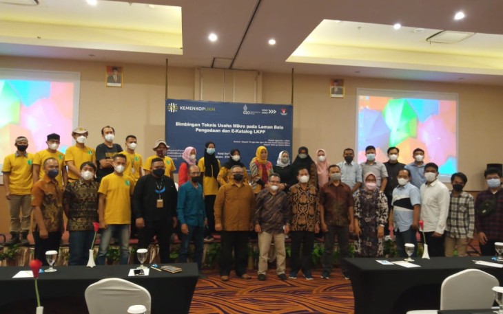 Foto bersama saat Bimbingan Teknis Usaha Mikro pada Laman Bela Pengadaan dan E-katalog LKPP di Sukabumi, Jawa Barat, Kamis (31/3).  