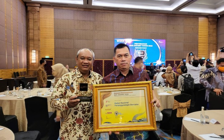 Sekretaris Utama BNPB Dr. Lilik Kurniawan menerima penghargaan tersebut dari Plt. Kepala BKN Bima Haria Wibisana di Jakarta, Senin (5/9) kemarin.