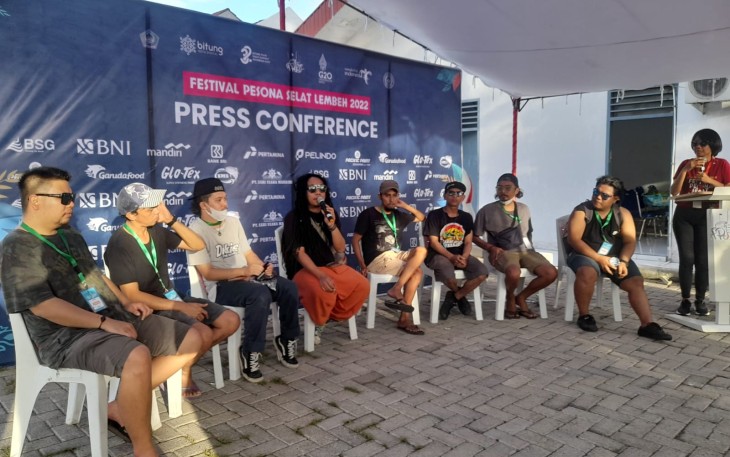 Group band Jarank Pulang saat konferensi pers bersama awak media