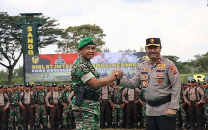 Pangdam IM Mayjen TNI Mohamad Hasan bersama Wakapolda Aceh menutup Diklat Integrasi TNI AD - Polri di Rindam IM, Jum'at (16/12)