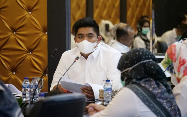 Plt Bupati Bintan Roby Kurniawan melalui Dinas Pemberdayaan Masyarakat dan Desa menggelar Rapat Koordinasi bersama jajaran Camat dan Kepala Desa, di Ruang Rapat II Kantor Bupati Bintan