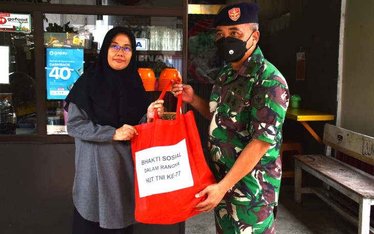 Kolinlamil saat Beri Santunan ke Warakuri