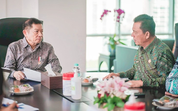 Gubernur Kepulauan Riau H. Ansar Ahmad saat Rapat Bersama Bappennas