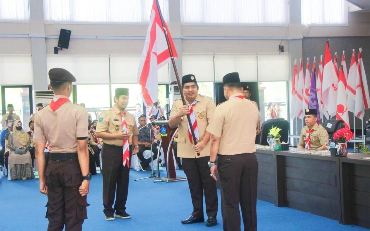 Plt Bupati Bintan saat Lepas Kontingen Kwarcab Bintan di Jambore Nasional ke-XI