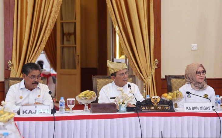 Gubernur Ansar saat Rapat Bersama Bupati Walikota dan Forkopimda Kepri 