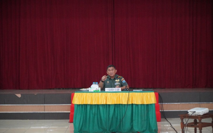 Kasrem 121/Abw saat Pimpin Rapat Anggota Luar Biasa