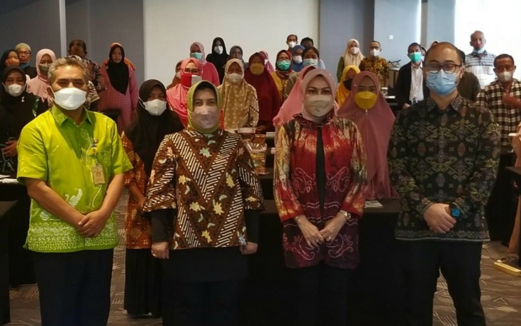 Asisten Deputi Fasilitasi Hukum dan Konsultasi Usaha, Deputi Bidang Usaha Mikro, Kementerian Koperasi dan UKM, Eviyanti Nasution, pada pembukaan kegiatan Temu Konsultasi Usaha, di Kota Batam, beberapa hari yang lalu.