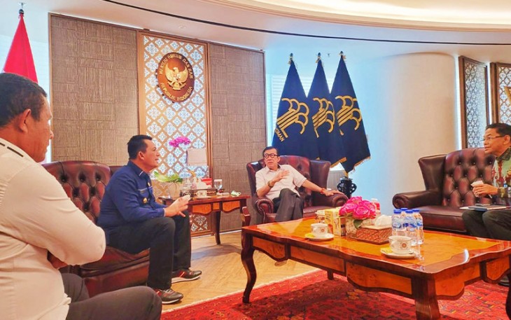 Gubernur Kepulauan Riau H. Ansar Ahmad dalam lawatannya ke DKI Jakarta bertemu langsung dengan Menteri Hukum dan Ham Yasonna H Laoly, Jum'at (23/9).
