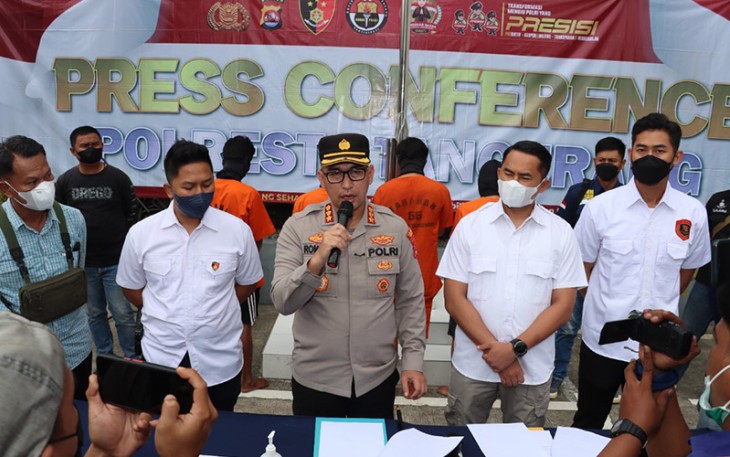 Kapolresta Tangerang Kombes Pol Raden Romdhon Natakusuma saat Konferensi Pers, Jumat (02/09).  