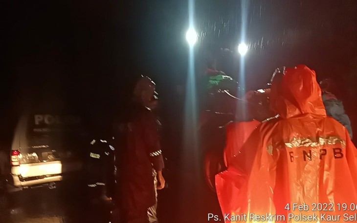 Polisi Atur Arus Lalu Lintas