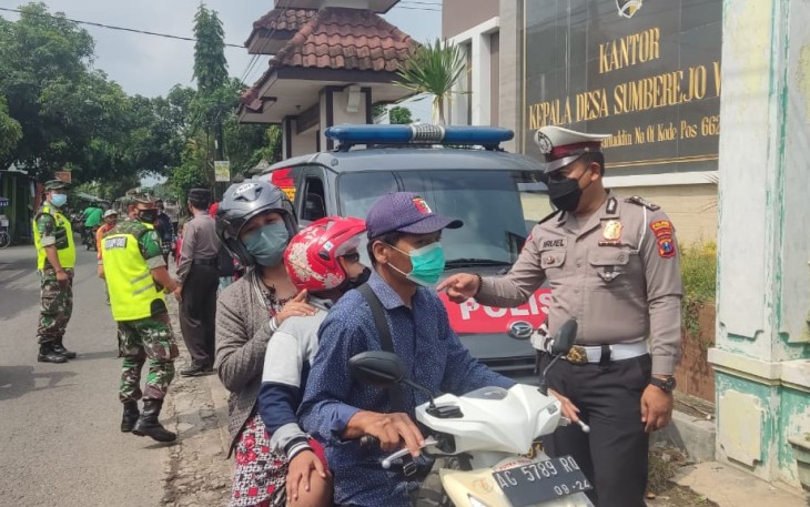 Polsek Ngunut Bersama Tiga Pilar Gelar Yustisi Sasar Pengguna Jalan